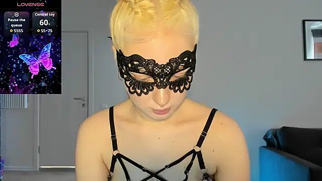 Polly_Skil Adlı Modelin Canlı XXX Sohbeti