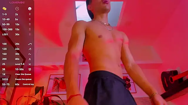 EthanSantori's Live XXX Chat