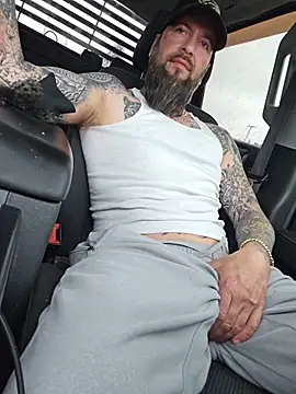 Živý XXX chat Beardedtattood