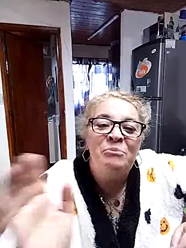 momismilf544's Live XXX Chat