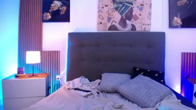 milfsecret69's Live XXX Chat