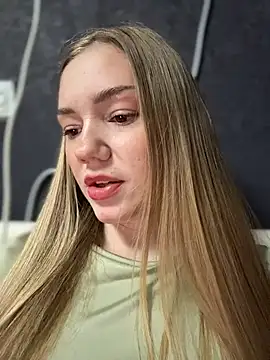 MilaMoone's Live XXX Chat