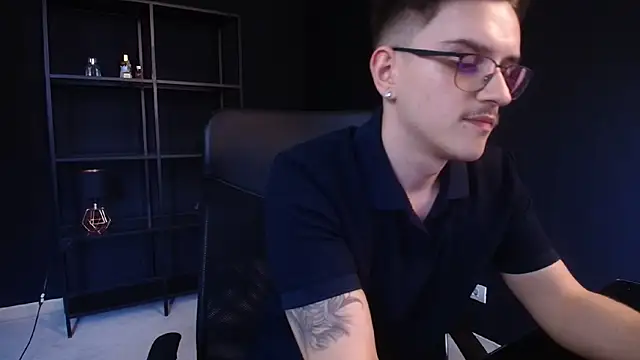 FelixStarkk 라이브 XXX 채팅