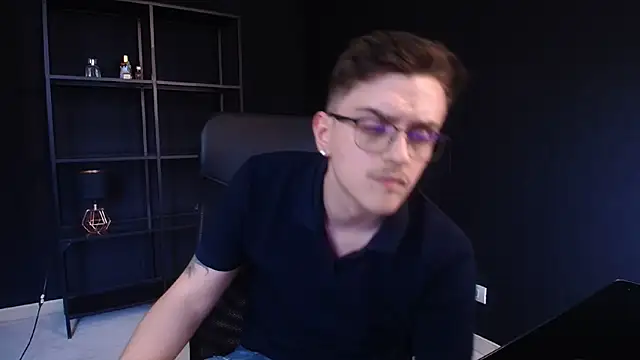 FelixStarkk 网络视讯表演