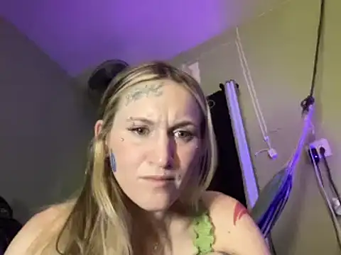lavender_spits live XXX chat