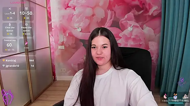 دردشة ElinaMils الجنسية المباشرة