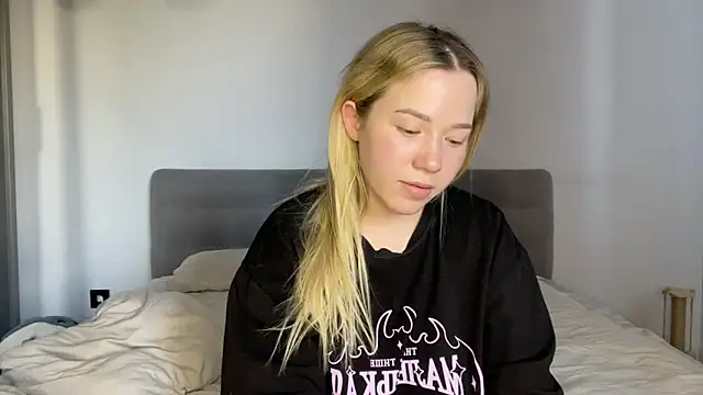 alyrasun's Live XXX Chat