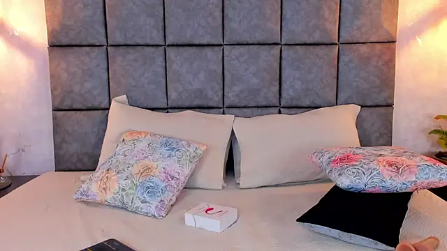 Roseaurora: απευθείας συνομιλία ΧΧΧ