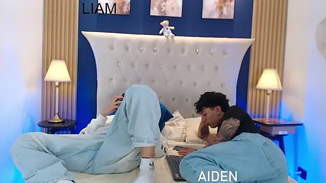Aiden_Rivers_ 网络视讯表演