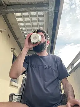 Michel_huge Adlı Modelin Canlı XXX Sohbeti