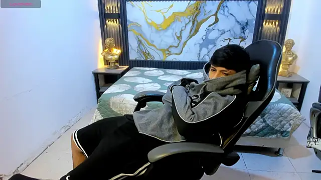 AdrianFranko Webcam Show