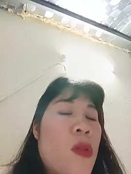 -Suka-a's Live XXX Chat