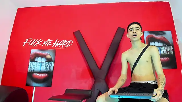 TWINKS_BOYSX Chat XXX in diretta