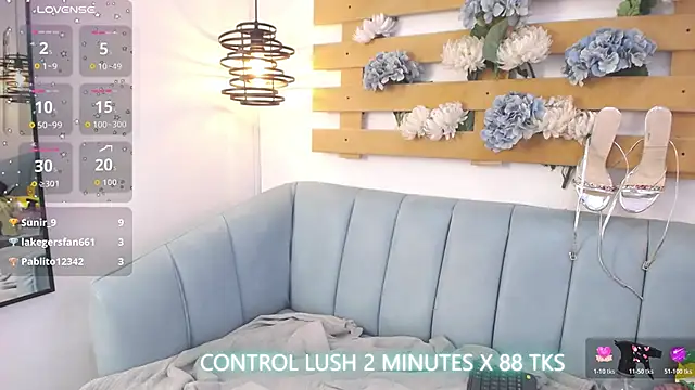 XXX chat uživo modela EmmaJhomson