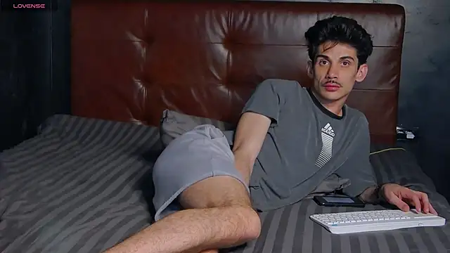 DanielCrush1 Show Webcam