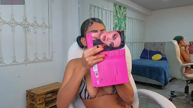 baby_julieta00 Adlı Modelin Canlı XXX Sohbeti
