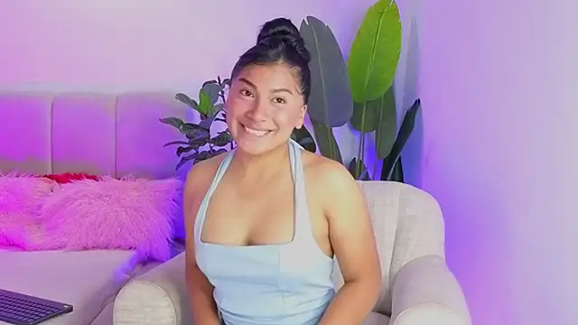 LinnaGardenia's Live XXX Chat
