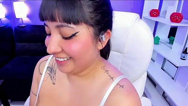 Chatroom XXX en direct de Emma_monserrat