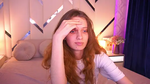 دردشة CuteeFoxy الجنسية المباشرة