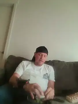 yourMasterisBored live XXX chat