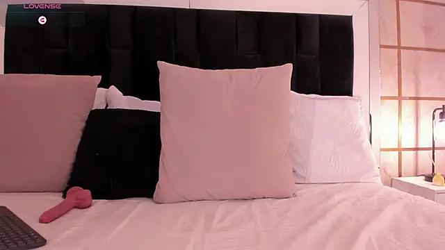 Crystal_Rose__ live XXX chat