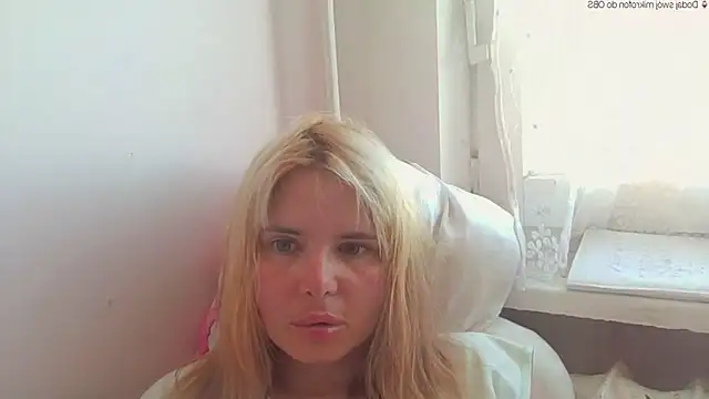 HornyElena Live XXX-Chat