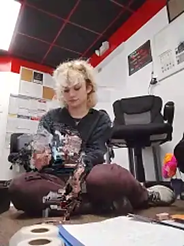 y2kpriestess' Live XXX Chat