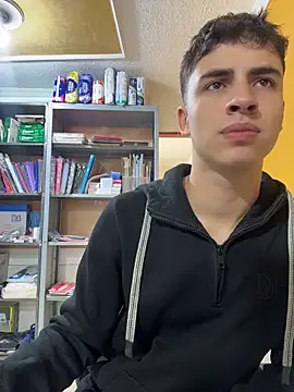 AdrianRinaldi: απευθείας συνομιλία ΧΧΧ
