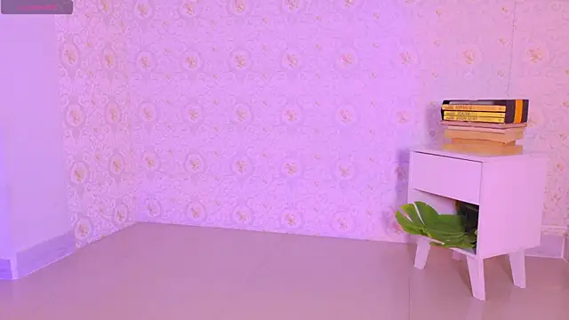 Mikavelvet08 Webcamshow