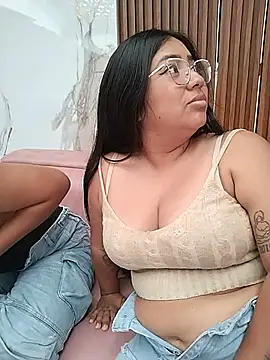 ZariahJeanes' Live XXX Chat