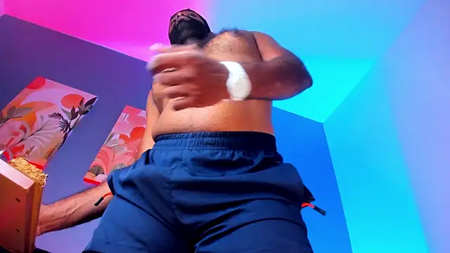 LOGAN_ADAMS27 即時 XXX 聊天