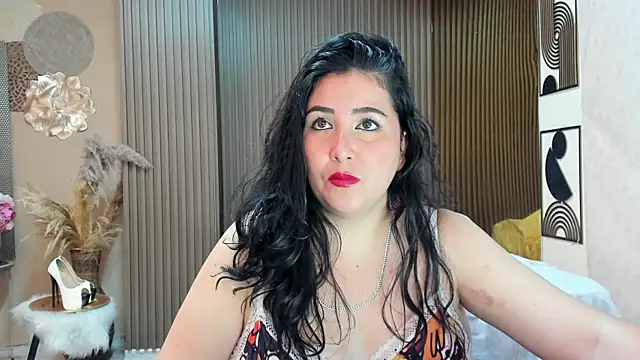 BBWLuxuryMuse Adlı Modelin Canlı XXX Sohbeti