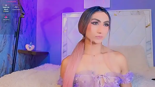 Cloee_cameron Adlı Modelin Canlı XXX Sohbeti