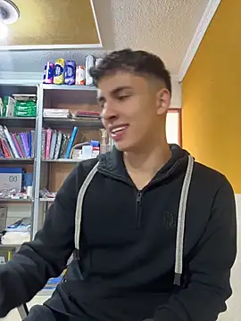 AdrianRinaldi 现场XXX聊天