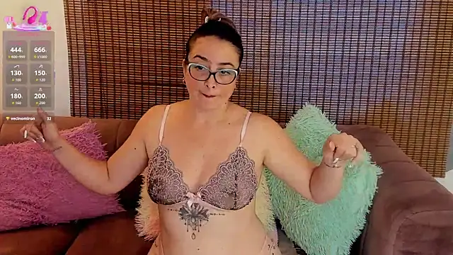 ariana_cross' Live XXX Chat