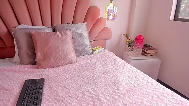Chat +18 de SabrinaVantress ao vivo