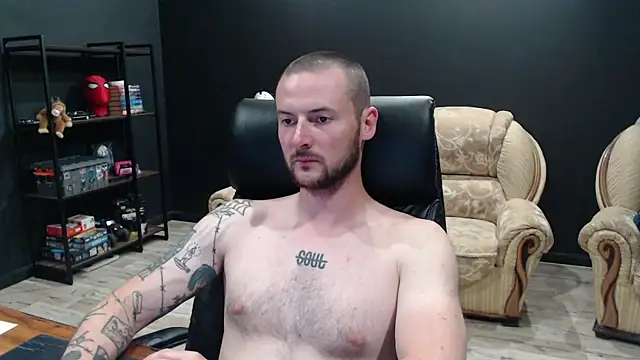 Show modela MihasikD na web-kameri