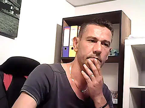 XXX chat uživo modela mastercharisma35