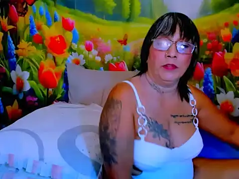 indianroxy Chat XXX live