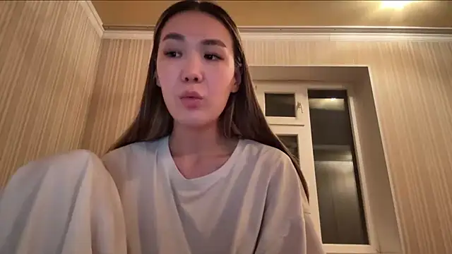 Show modela JenellKjelland na web-kameri