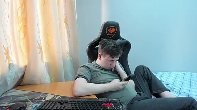 Вебкам-шоу iliaskrislove