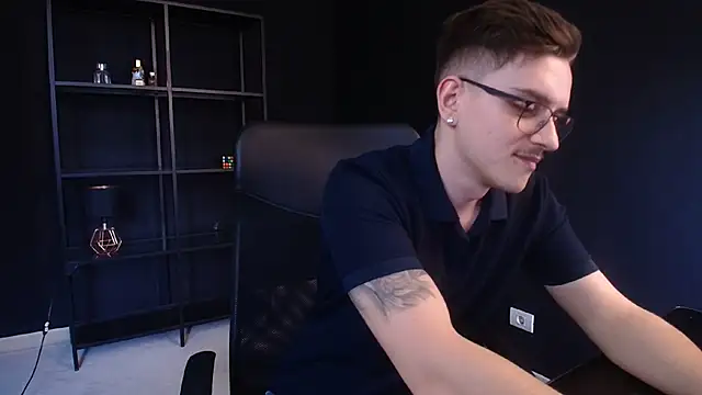 FelixStarkk 라이브 XXX 채팅