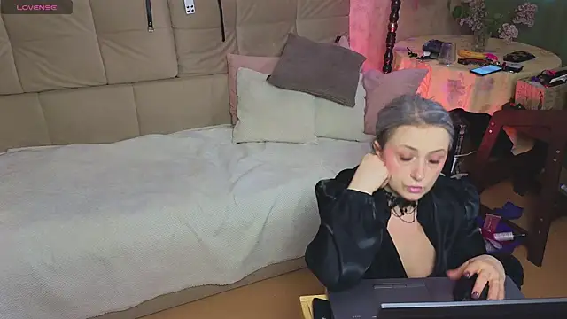 ElaraSable élő XXX-chatje