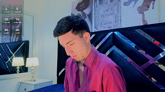 Un_Sluttyy Adlı Modelin Canlı XXX Sohbeti