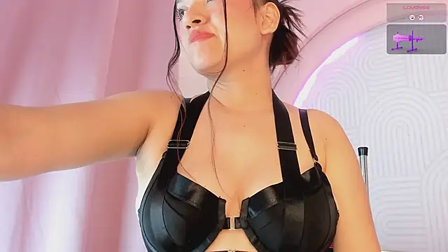 Chat XXX en directo de Ari-New