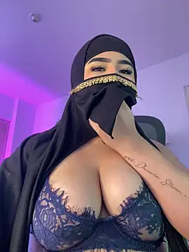 Yasmin_cute Adlı Modelin Canlı XXX Sohbeti