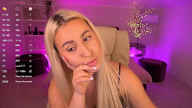 LiaBrazzerr's Live XXX Chat