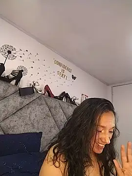 Shantey_Laurent Adlı Modelin Canlı XXX Sohbeti