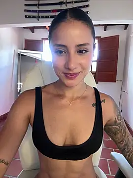 Ale_Lewis Show in webcam