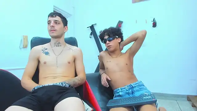 Pokazy przed kamerką – boy_max_latin
